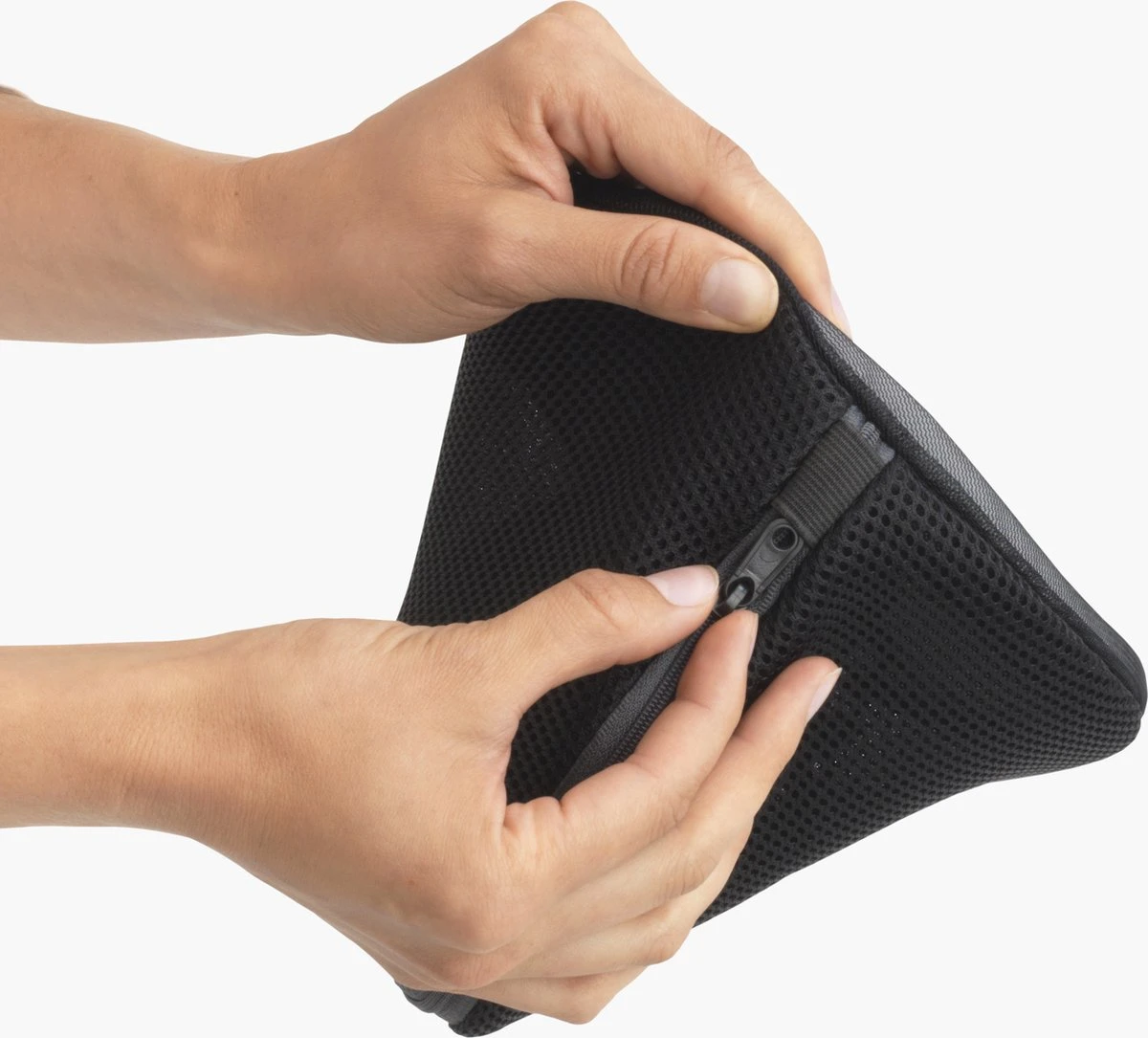 Brabantia Lingerie Waszakje - Black 6 Brabantia Lingerie Waszakje - Black - Afbeelding 4