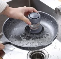 Afwasborstel Met Zeepdispenser – Met 3 Verschillende Opzet Stukken – Inclusief Houder – Grijs – Afwas Borstel Zeepreservoir – Zeep Handborstel – Doseerpomp – Afwasmiddel Dispenser – Navulbaar 12 Afwasborstel Met Zeepdispenser – Met 3 Verschillende Opzet Stukken – Inclusief Houder – Grijs – Afwas Borstel Zeepreservoir – Zeep Handborstel – Doseerpomp – Afwasmiddel Dispenser – Navulbaar -Dagelijkse Benodigdheden Winkel 1200x1168 3