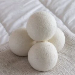 Apeiron Drogerballen - Droogballen - 6 XL Wasbollen - Droger - Duurzaam - Wasmachine - Wasverzachter - Energie Besparen - Zero Waste - Schapenvacht - Wol 17 Apeiron Drogerballen - Droogballen - 6 XL Wasbollen - Droger - Duurzaam - Wasmachine - Wasverzachter - Energie Besparen - Zero Waste - Schapenvacht - Wol -Dagelijkse Benodigdheden Winkel 1200x1200 2593