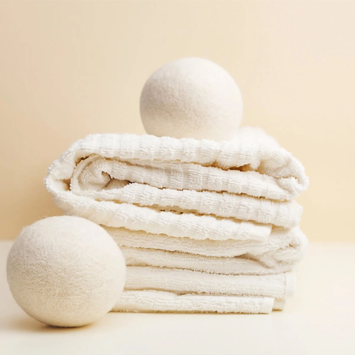 Apeiron Drogerballen - Droogballen - 6 XL Wasbollen - Droger - Duurzaam - Wasmachine - Wasverzachter - Energie Besparen - Zero Waste - Schapenvacht - Wol 10 Apeiron Drogerballen - Droogballen - 6 XL Wasbollen - Droger - Duurzaam - Wasmachine - Wasverzachter - Energie Besparen - Zero Waste - Schapenvacht - Wol - Afbeelding 8