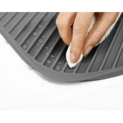 "Joseph Joseph Afdruipmat - Flume - Large - 31 X 43,5 Cm - Grijs" 11 "Joseph Joseph Afdruipmat - Flume - Large - 31 X 43,5 Cm - Grijs" -Dagelijkse Benodigdheden Winkel 1200x1200 338