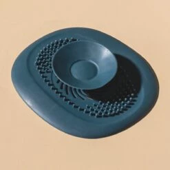 Heuts Goods - Gootsteenzeef - Gootsteenstop - Afvoerzeef - Afvoerstop - Spoelbal - Bad - Douchebak - Keuken - Wasbak - Badkuip - Siliconen - Donkerblauw 18 Heuts Goods - Gootsteenzeef - Gootsteenstop - Afvoerzeef - Afvoerstop - Spoelbal - Bad - Douchebak - Keuken - Wasbak - Badkuip - Siliconen - Donkerblauw -Dagelijkse Benodigdheden Winkel 1200x1200 70