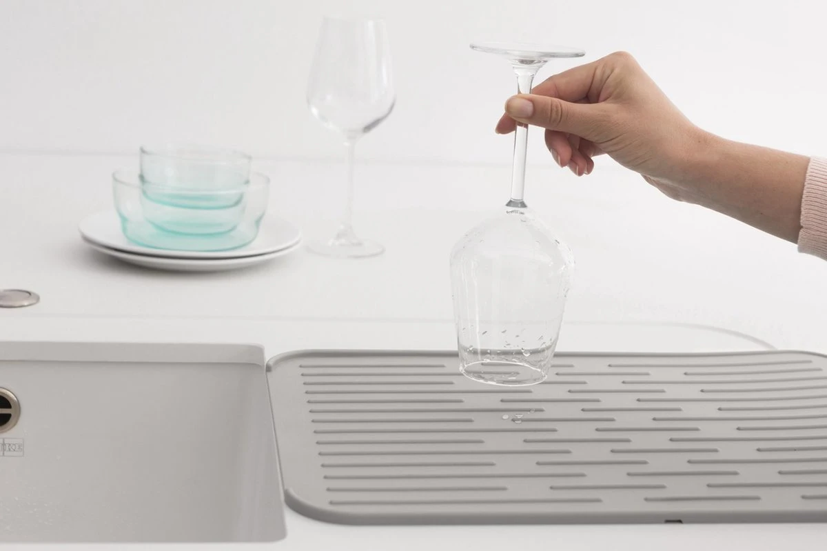 Brabantia SinkSide Afdruipmat - Siliconen - Mid Grey 4 Brabantia SinkSide Afdruipmat - Siliconen - Mid Grey - Afbeelding 2