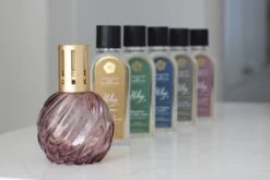 Ashleigh & Burwood Lampenolie Geurolie - Freesia & Orchid 250 Ml 13 Ashleigh & Burwood Lampenolie Geurolie - Freesia & Orchid 250 Ml -Dagelijkse Benodigdheden Winkel 1200x800 20