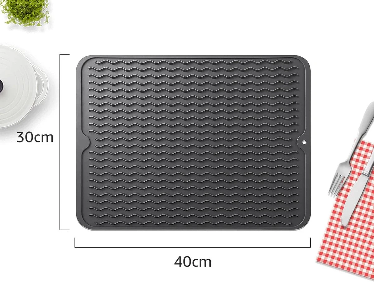 Merkloos Afdruipmat - Pannenonderzetter- Siliconen Mat - Zwart - 30 X 40 CM - Met Ophanggat - Hittebestendig 4 Merkloos Afdruipmat - Pannenonderzetter- Siliconen Mat - Zwart - 30 X 40 CM - Met Ophanggat - Hittebestendig - Afbeelding 2