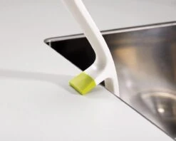 Joseph Joseph Edge Vaatwasborstel - Met Ingebouwde Gootsteensteun - Antraciet 15 Joseph Joseph Edge Vaatwasborstel - Met Ingebouwde Gootsteensteun - Antraciet -Dagelijkse Benodigdheden Winkel 1200x964 5